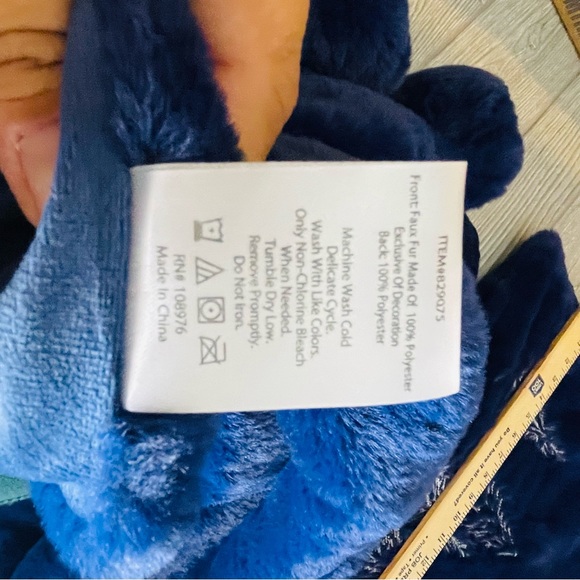 Nwt august and Leo mantel share and pillow cover / case embroidered blue velvet - Picture 4 of 7